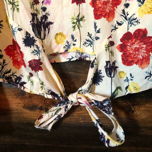 floral top - Picture 4 of 4